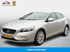 Volvo V40 - 2.0 D2 Momentum / Metallic Silver / Cruise control / Volledig dealeronderhouden