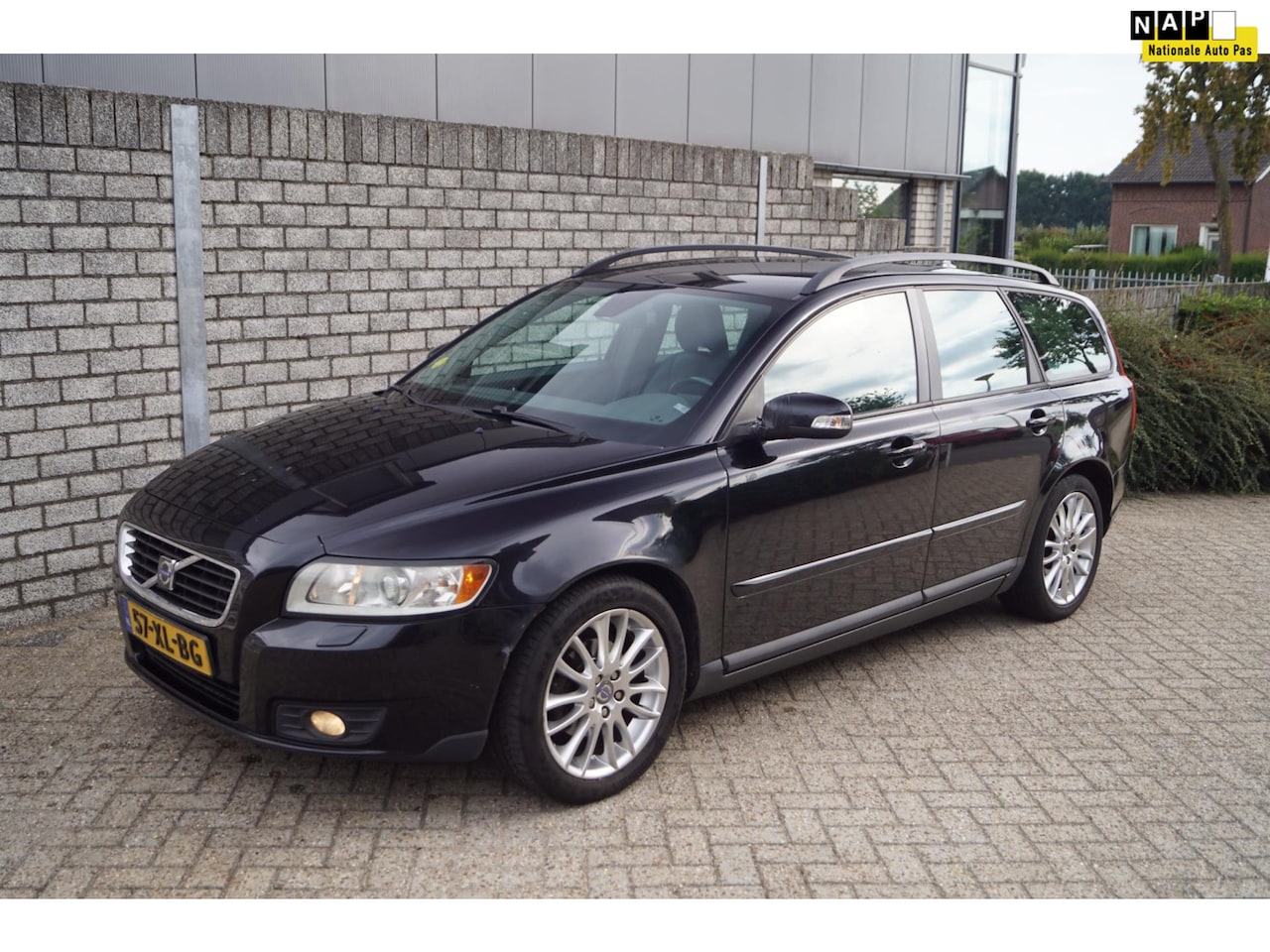 Volvo V50 - 2.0 Edition II Leder Cruise Pdc Clima Trekhaak Lmv Iso-Fix 4x Elektrische Ramen Elektrisch - AutoWereld.nl
