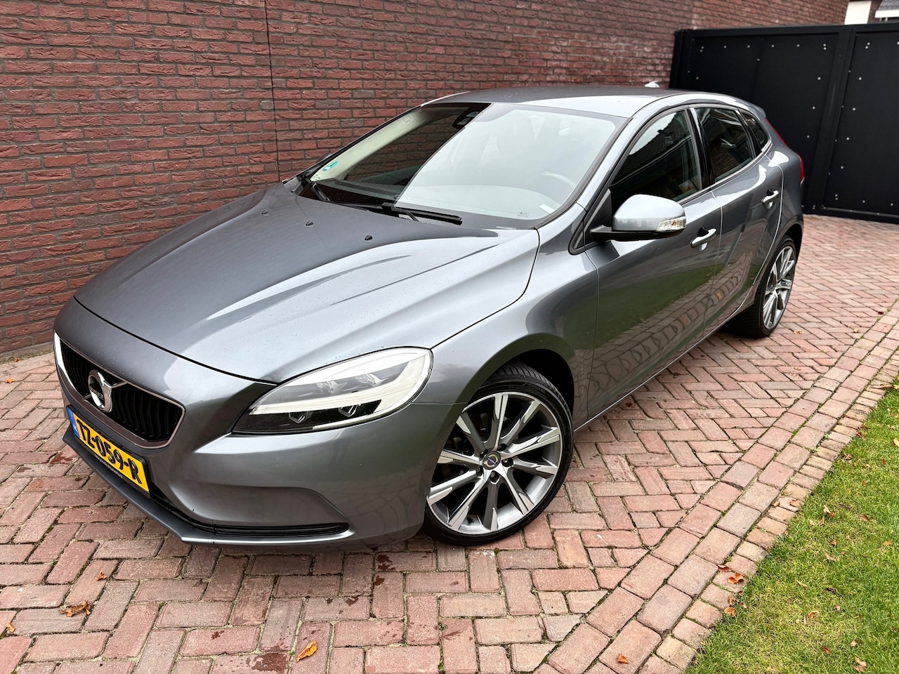 Volvo V40 - 2.0 D2 Kinetic Trekhaak LED Navi - AutoWereld.nl