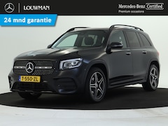 Mercedes-Benz GLB - 200 AMG Nightpakket 7 Persoons | Trekhaak | Sfeerverlichting | Keyless Go | Stoelverwarmin