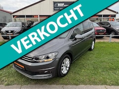 Volkswagen Touran - 1.4 TSI Highline 7p AUTOMAAT/MASSAGE/NAVI/TREKHAAK