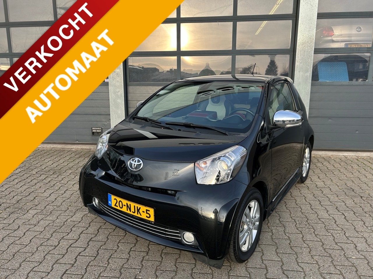 Toyota iQ - 1.0 VVT-i 68pk Multidrive CVT Aspiration - AutoWereld.nl