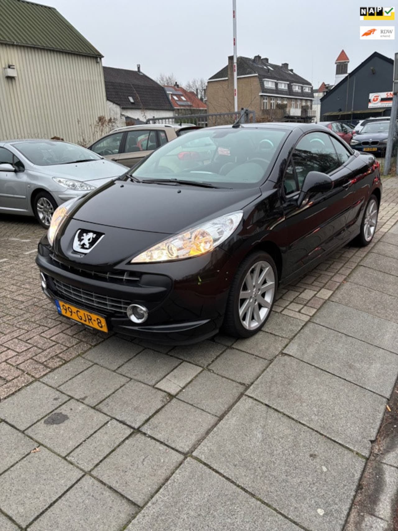 Peugeot 207 CC - 1.6 VTi Roland Garros 2008 NAP NWE APK AIRCO! - AutoWereld.nl