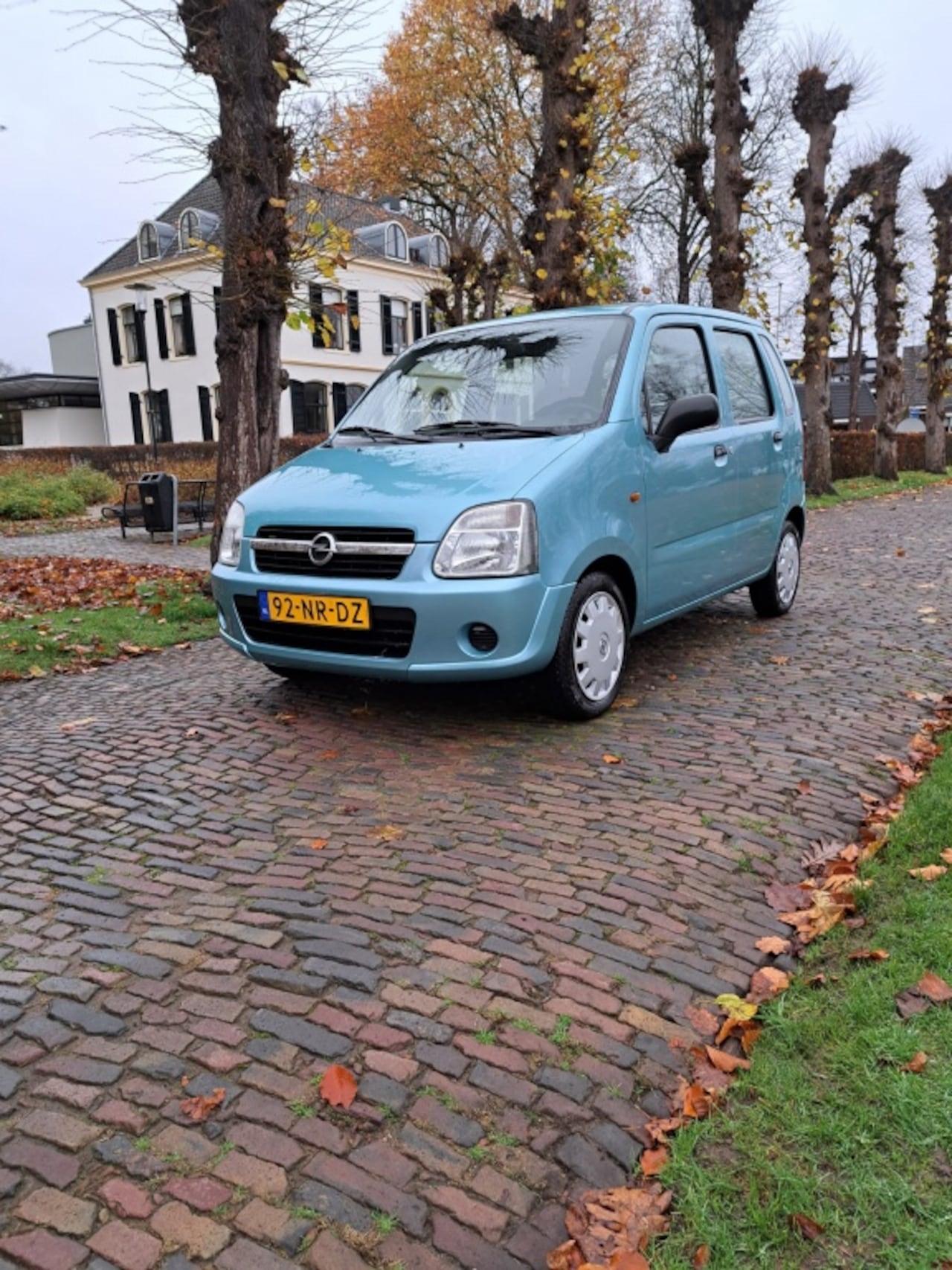 Opel Agila - 1.2-16V Essential - AutoWereld.nl