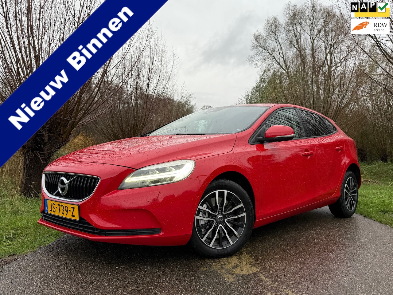 Volvo V40 - 1.5 T2 Nordic+ Automaat | Navi | Stoelverwarming | Clima | 16" Velgen | PDC | Cruise | LED - AutoWereld.nl