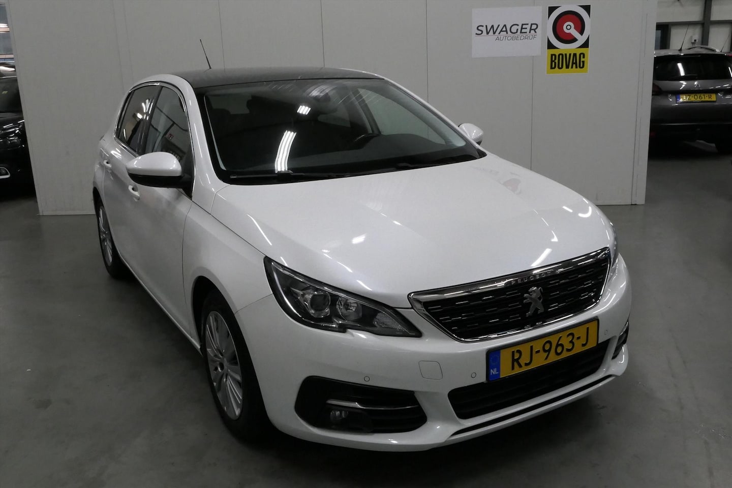 Peugeot 308 - 1.2 PureTech Allure 1.2 PureTech 110pk Allure (Goed onderhouden&Trekhaak) - AutoWereld.nl