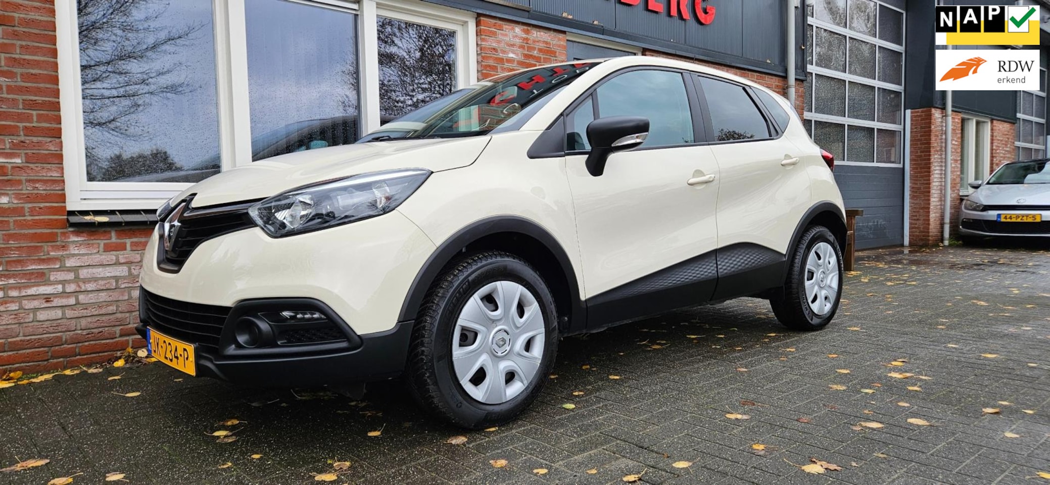Renault Captur - 0.9 TCe Authentique Airco! Cruise Control! Dealer Onderhouden! NAP! Nette Auto! - AutoWereld.nl