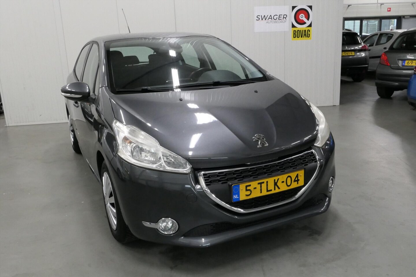 Peugeot 208 - 1.2 VTi 82PK 5D Envy (Dealeronderhouden&Trekhaak) - AutoWereld.nl