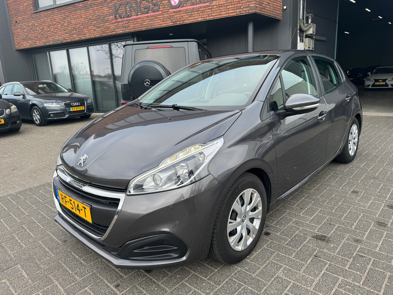 Peugeot 208 - 1.2 Active AUTOMAAT PDC CRUISE DEALER OH NAP - AutoWereld.nl