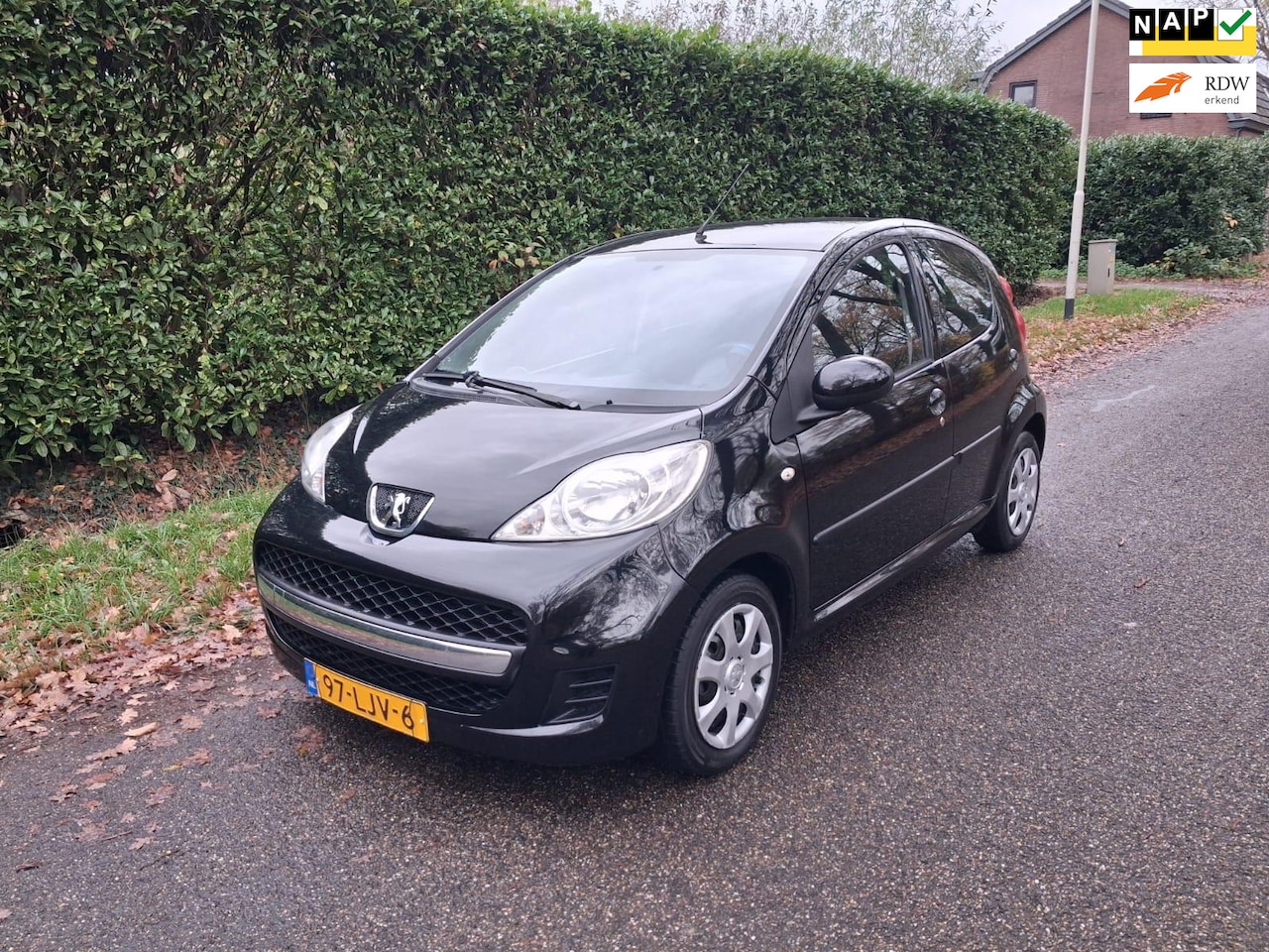 Peugeot 107 - 1.0-12V Urban Move 115000 km NAP - AutoWereld.nl
