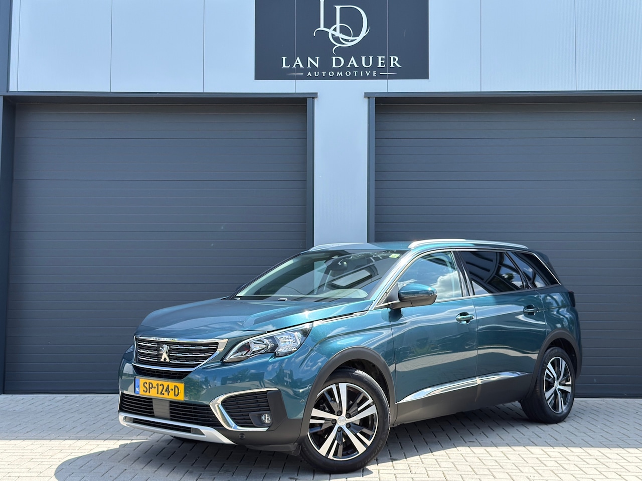 Peugeot 5008 - 1.2 Allure / BTW / Automaat / 7 Pers. / ACTIE - AutoWereld.nl