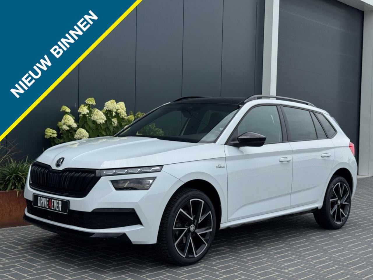 Skoda Kamiq - 1.5 TSI MONTE CARLO 2022 PANO CARPLAY PDC GARANTIE 2027 - AutoWereld.nl