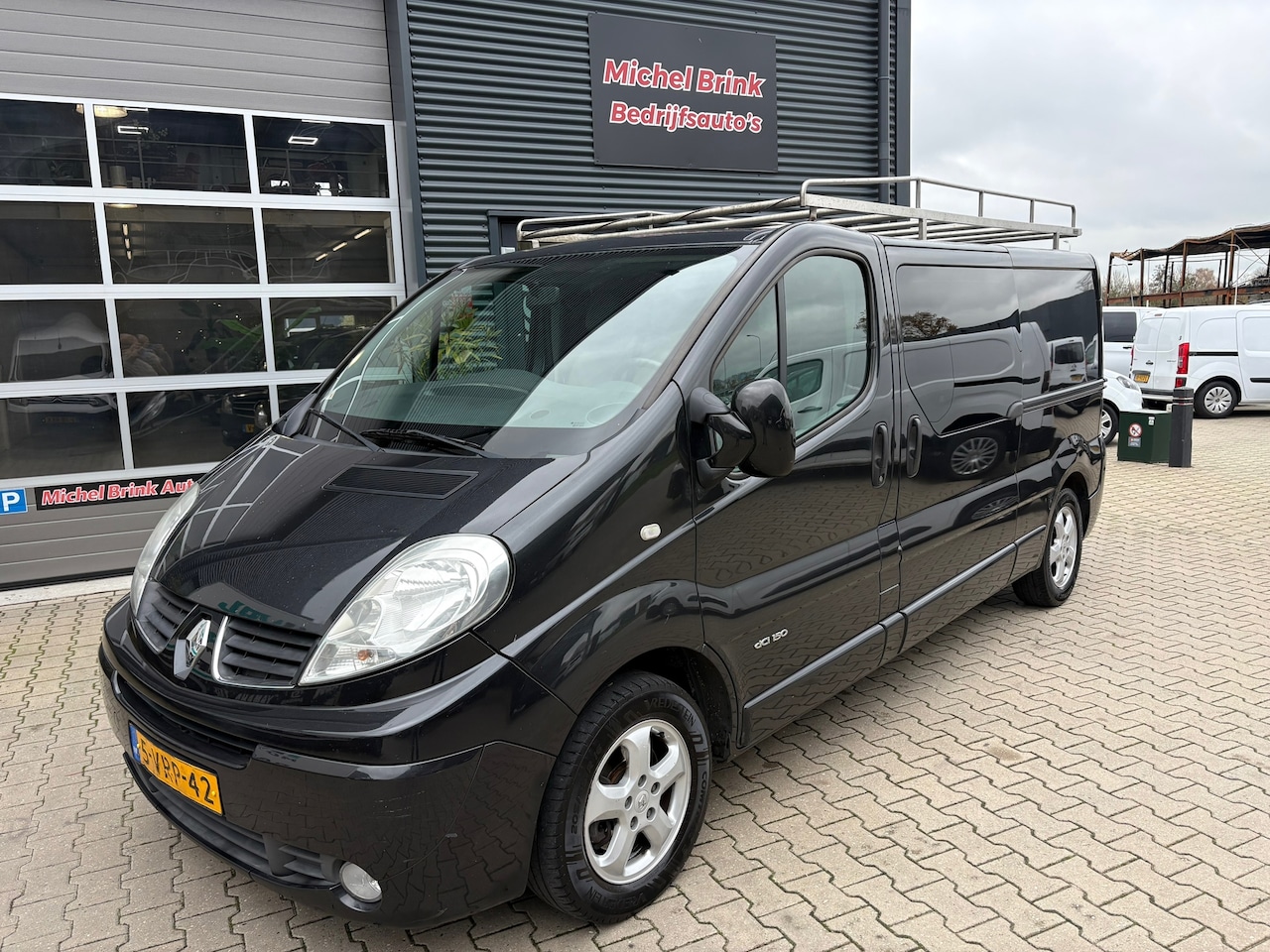 Renault Trafic - 2.5 dCi T29 L2H1 Dubbele cabine Navi - AutoWereld.nl