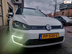 Volkswagen Golf - 1.4 TSI GTE PanoDak Leer Camera