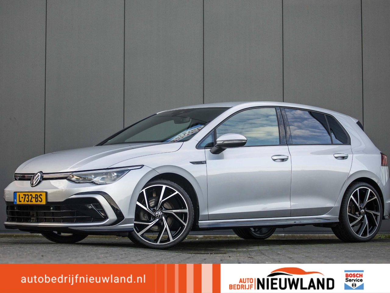 Volkswagen Golf - 1.5 eTSI R-Line Business 150pk dsg. i Qlight. Stoel Verw. 19 inch lm. - AutoWereld.nl