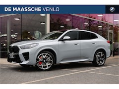 BMW X2 - sDrive20i High Executive M Sport Automaat / Panoramadak / Trekhaak / Sportstoelen / Parkin