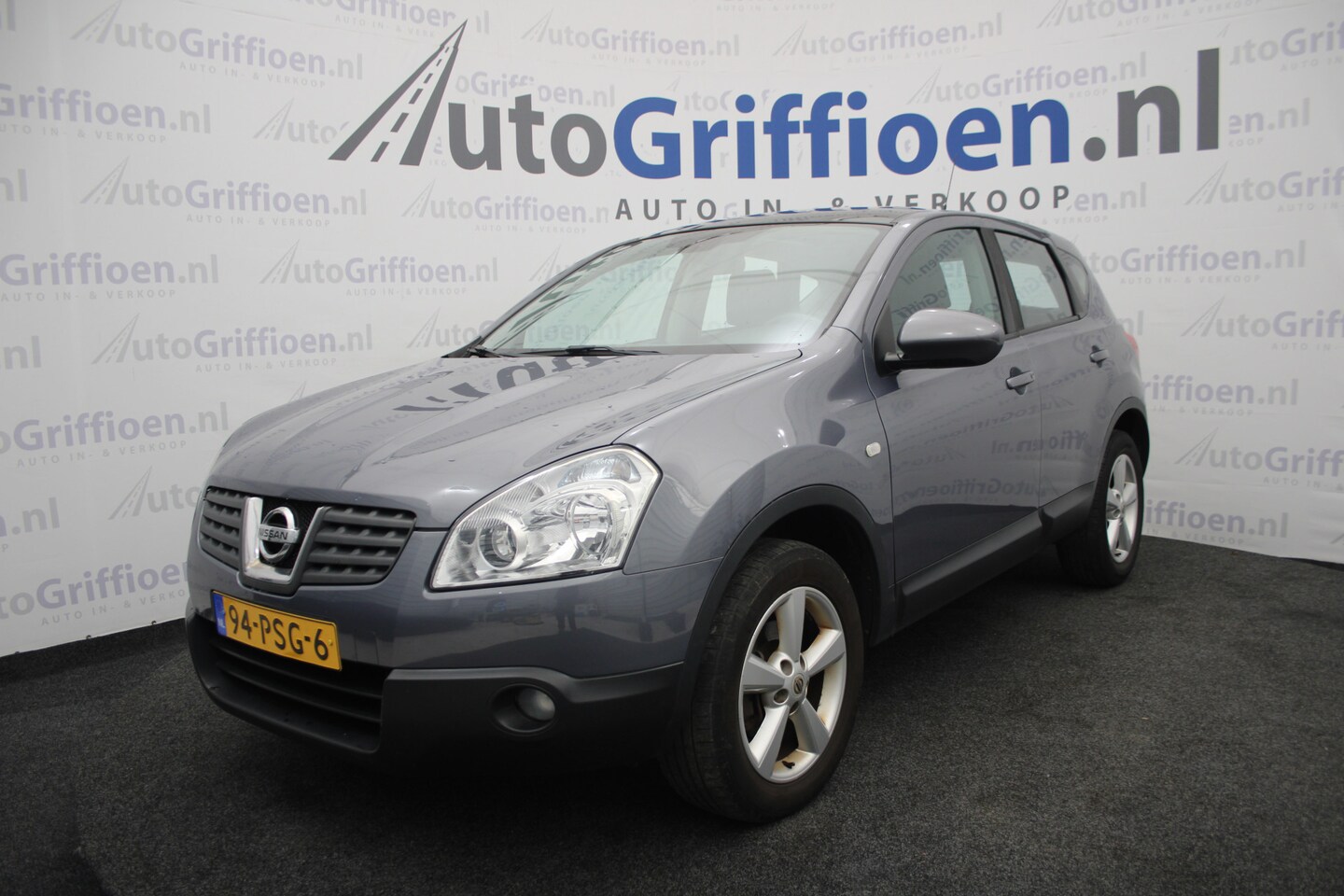 Nissan Qashqai - 1.6 Acenta keurige SUV met trekhaak en pano - AutoWereld.nl