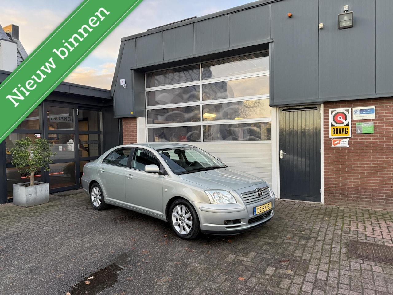Toyota Avensis - 1.8 VVTi Linea Luna TREKH/ECC *INCL. BEURT 11/2026 APK* - AutoWereld.nl