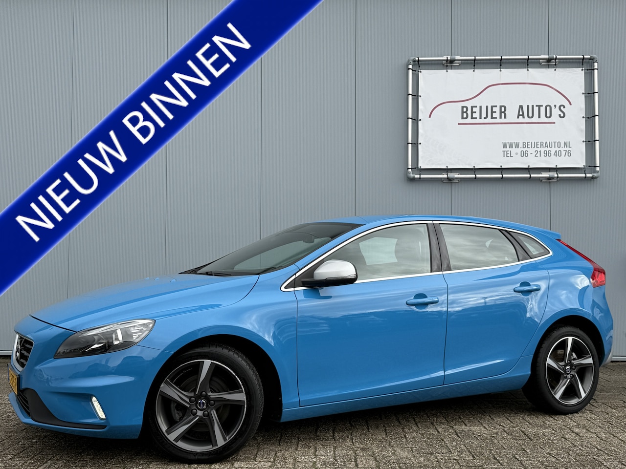Volvo V40 - 2.0 T2 R-Design 1e eigenaar/Navigatie/18inch. - AutoWereld.nl