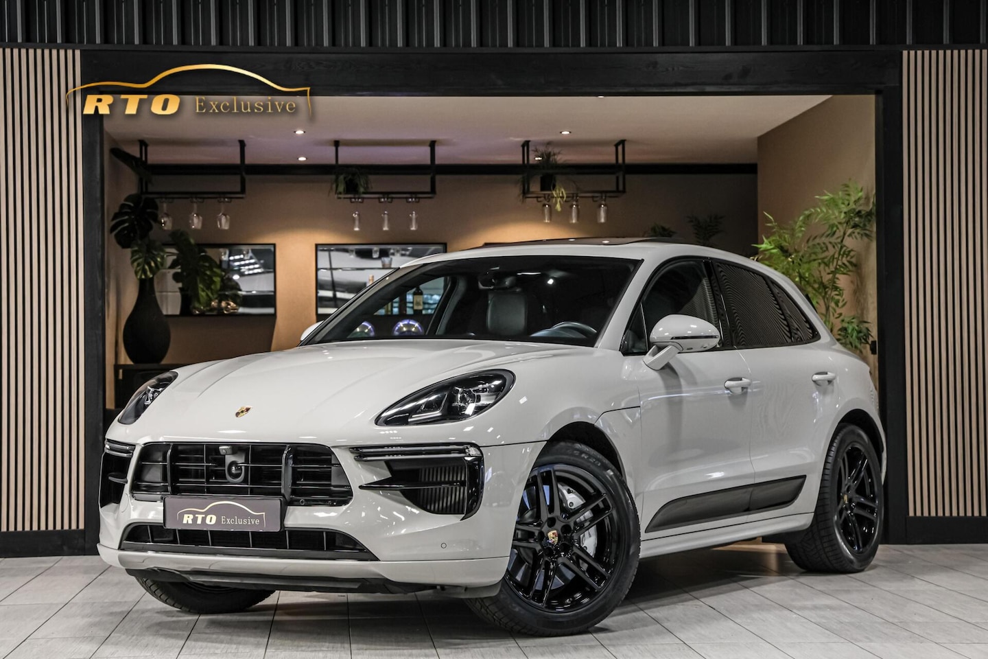 Porsche Macan - 2.9 Turbo|Krijtgrijs|Pano|Leder|Chrono|Luchtv. - AutoWereld.nl