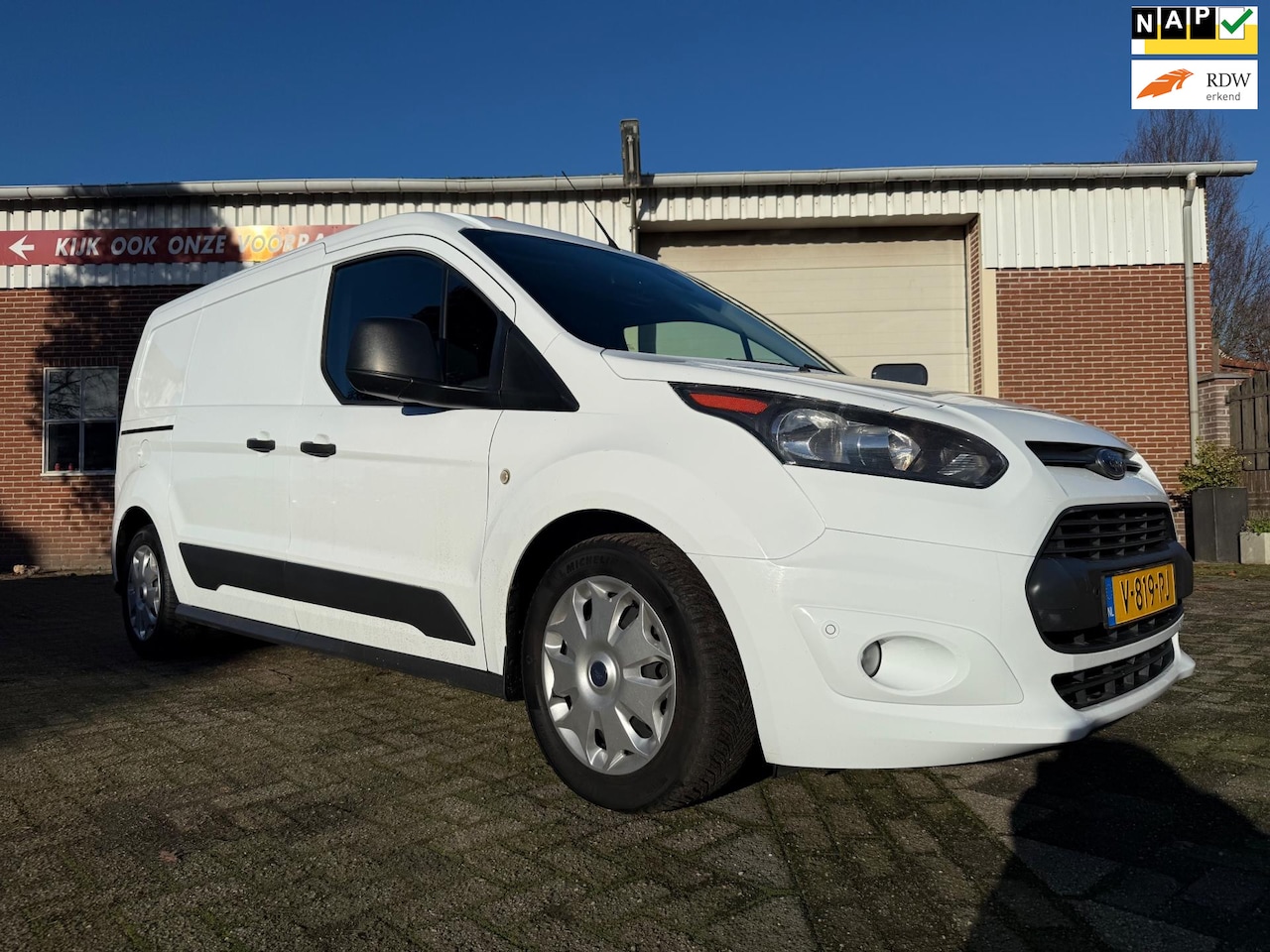 Ford Transit Connect - 1.5 TDCI L2 Trend camera airco cruise optioneel met Bott bedrijfswagen inrichting - AutoWereld.nl