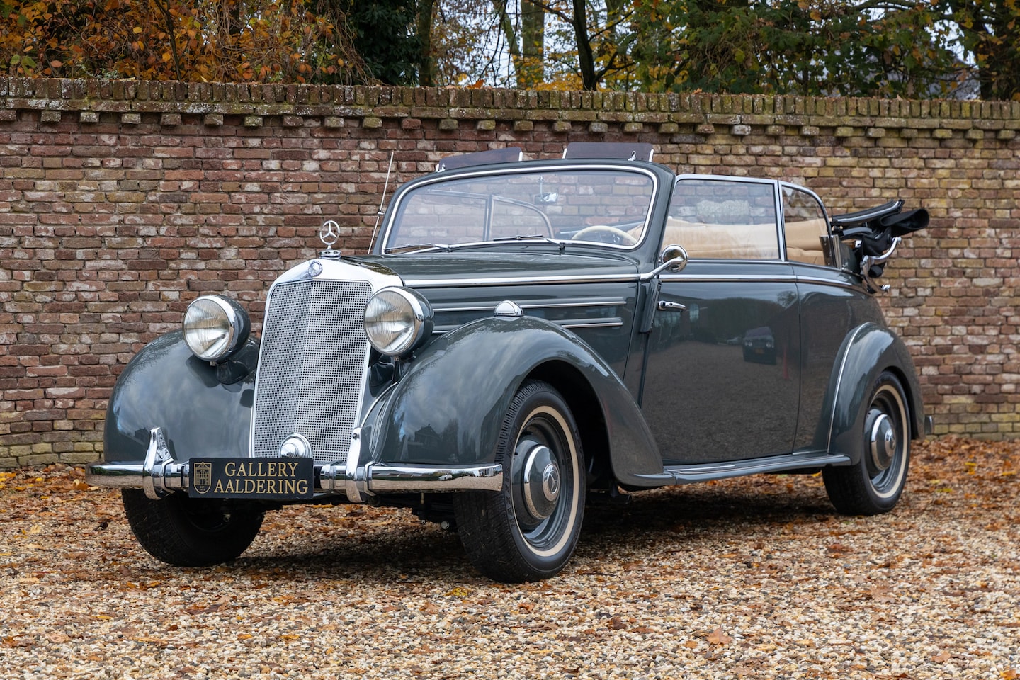 Mercedes-Benz S-klasse Cabrio - 170 B "Restored in every detail" High-quality restoration with considerable dedication, Gr - AutoWereld.nl