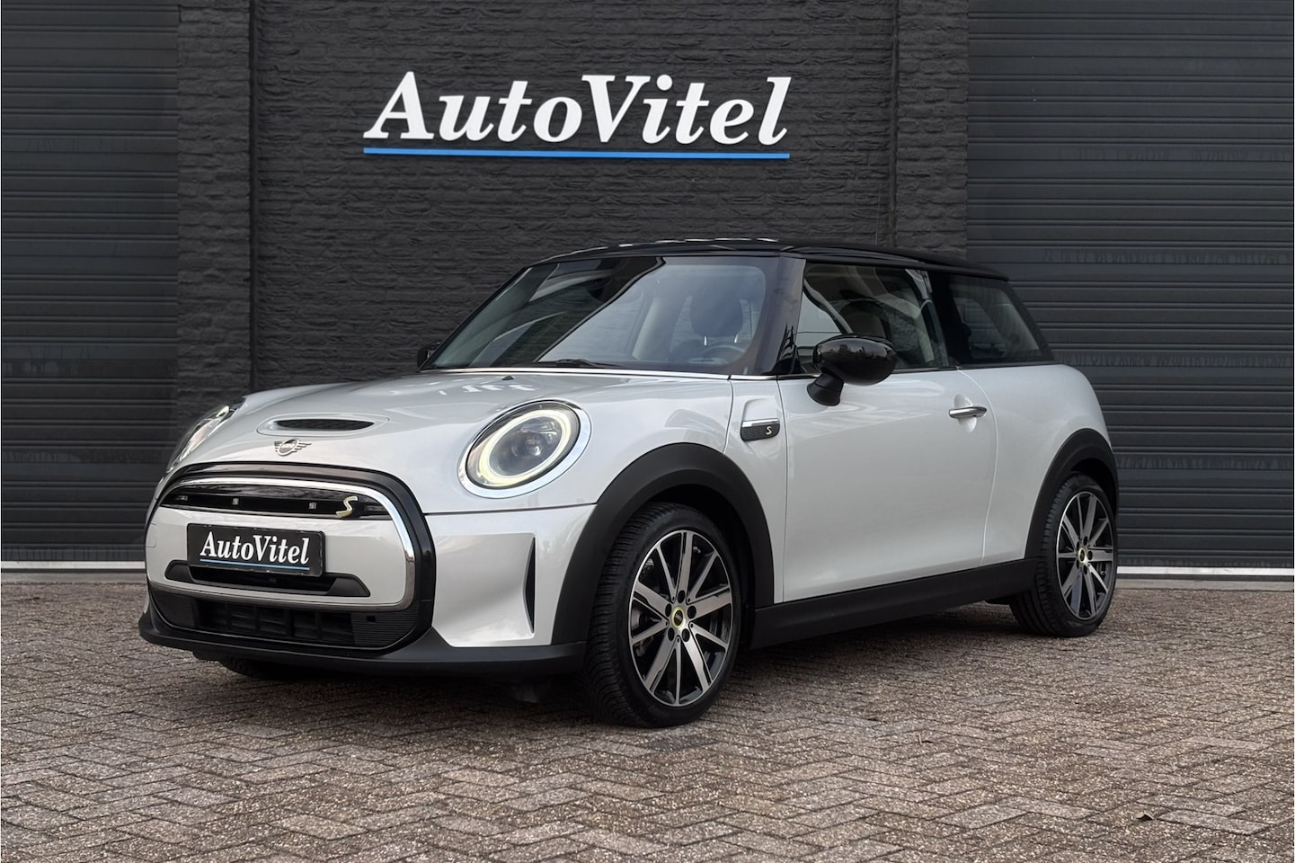 MINI Mini-Electric - Cooper SE 33 kWh | Sportstoelen | Apple Carplay | LED | PDC - AutoWereld.nl