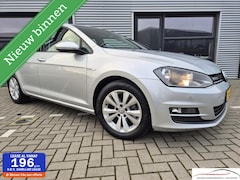 Volkswagen Golf - 1.0 COMFORTLINE NAVI PDC DSG NAP