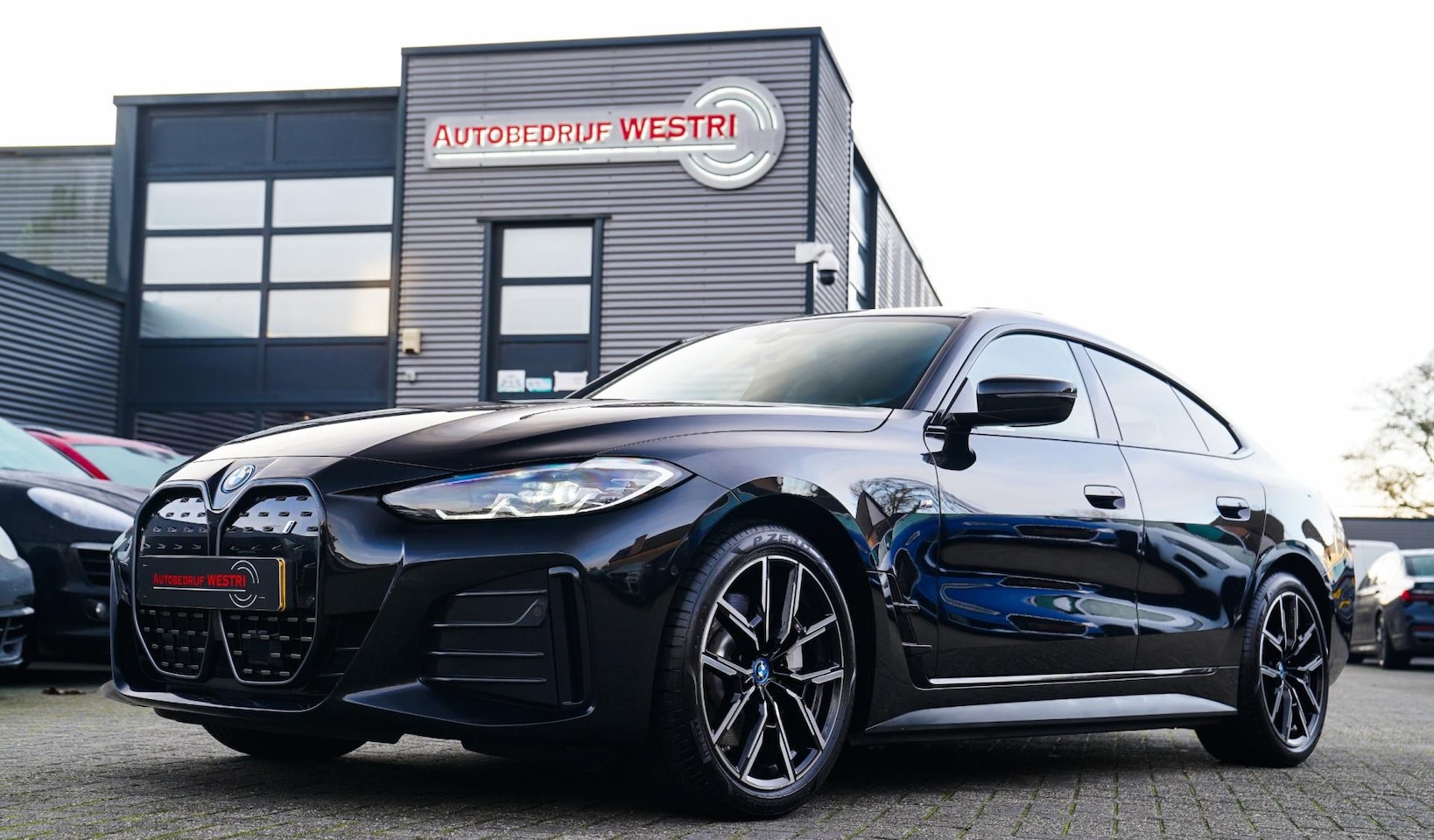 BMW i4 - EDrive35 High Executive 70 kWh | Pano | M Sport | Stuurwiel Verwarmd - AutoWereld.nl