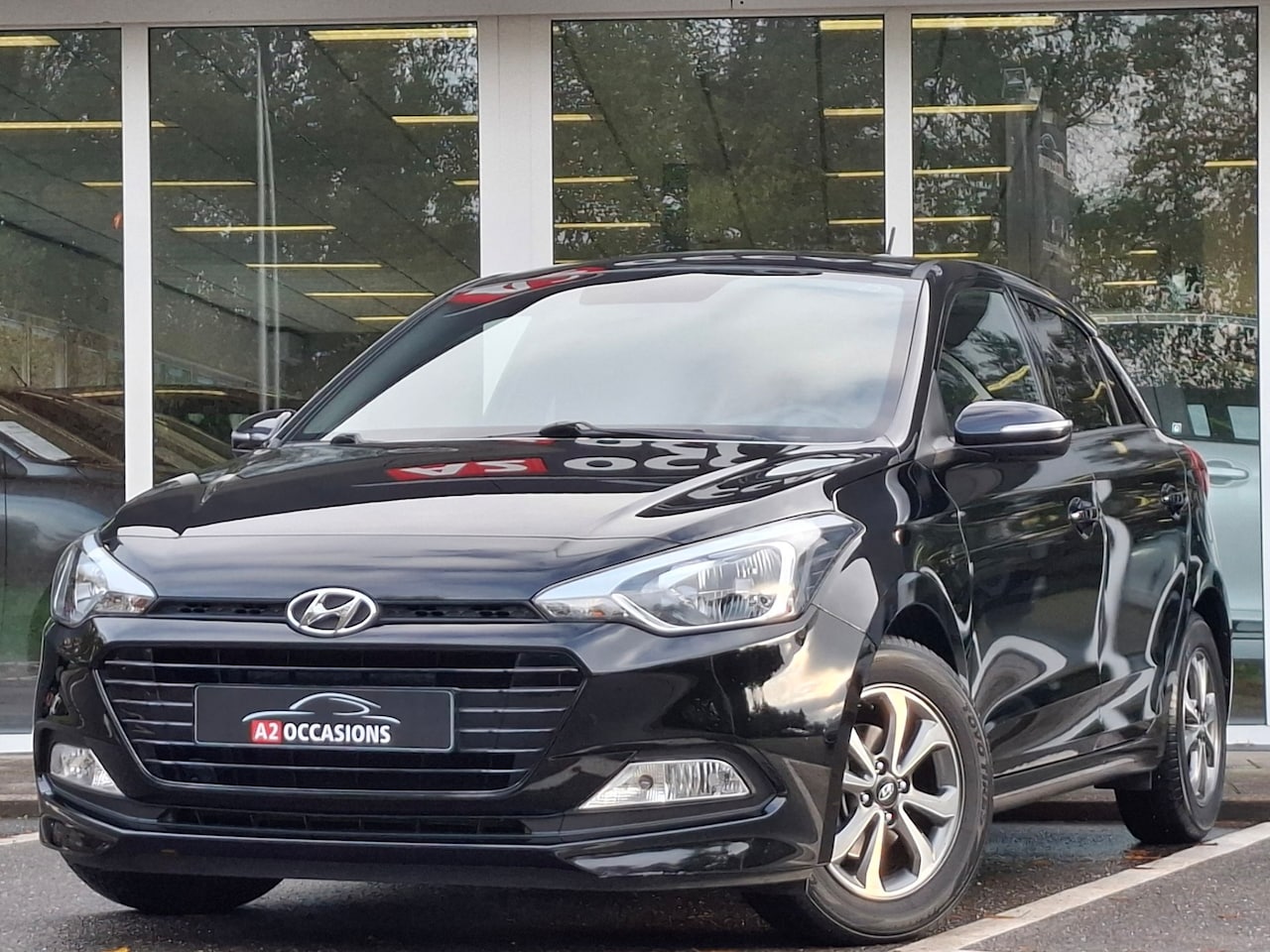 Hyundai i20 - 1.2 4 Cilinder Bluetooth/Stoel+Stuurverw/All Season banden - AutoWereld.nl