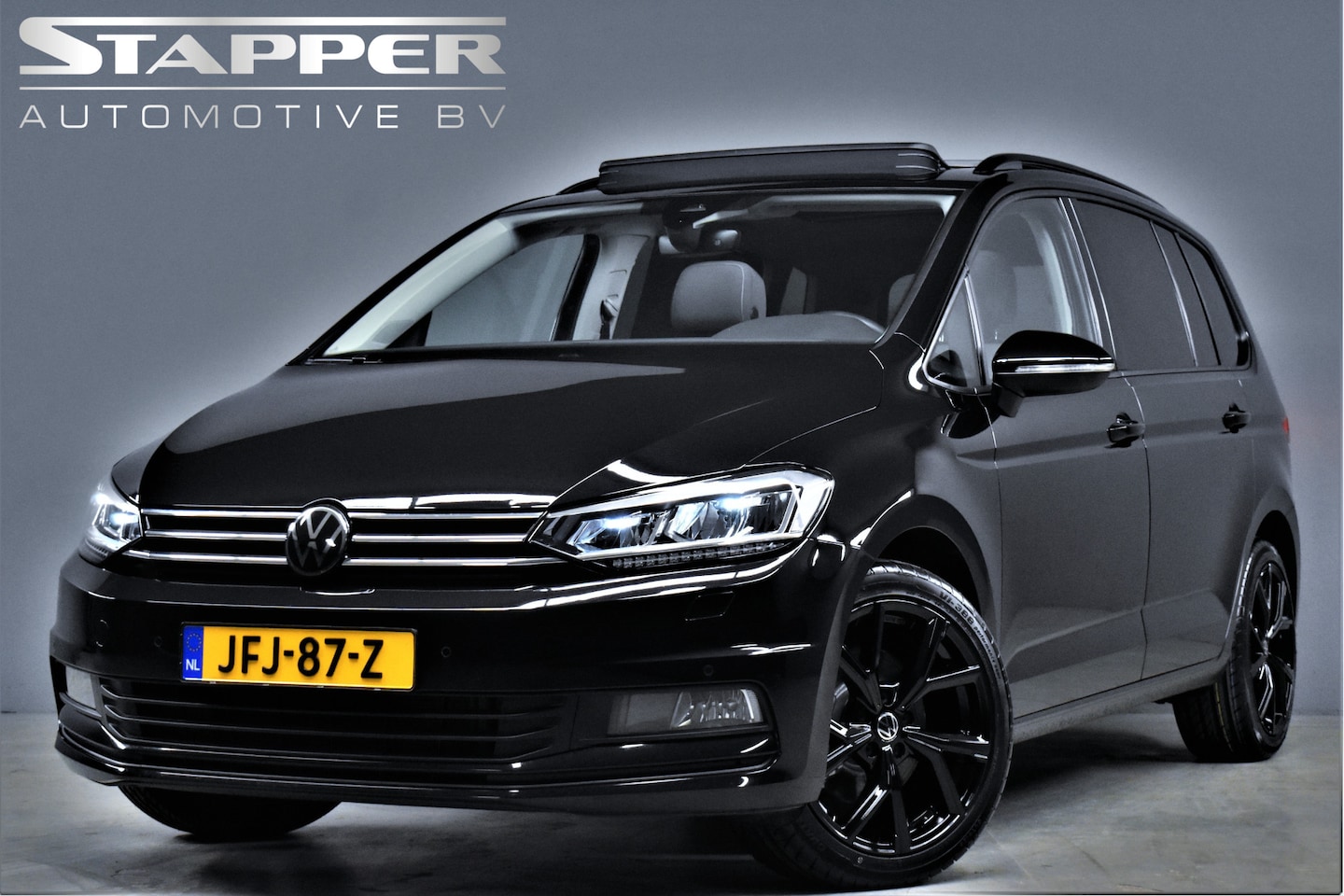 Volkswagen Touran - 1.5 TSI 150pk Automaat Comfortline Business 7-Pers 1e Eig. Dealer OH Pano/Camera/Keyless/V - AutoWereld.nl