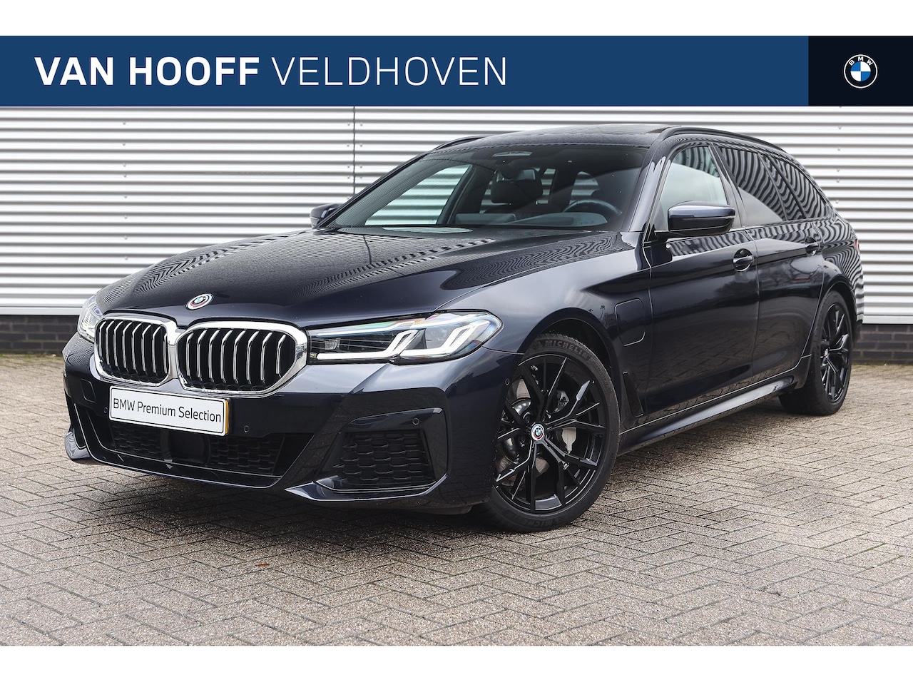 BMW 5-serie Touring - 530e High Executive M Sport Automaat / Panoramadak / Achteruitrijcamera / Laserlight / Com - AutoWereld.nl