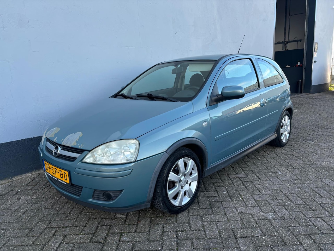 Opel Corsa - 1.2-16V Silverline - Airco - Trekhaak - LMV - AutoWereld.nl