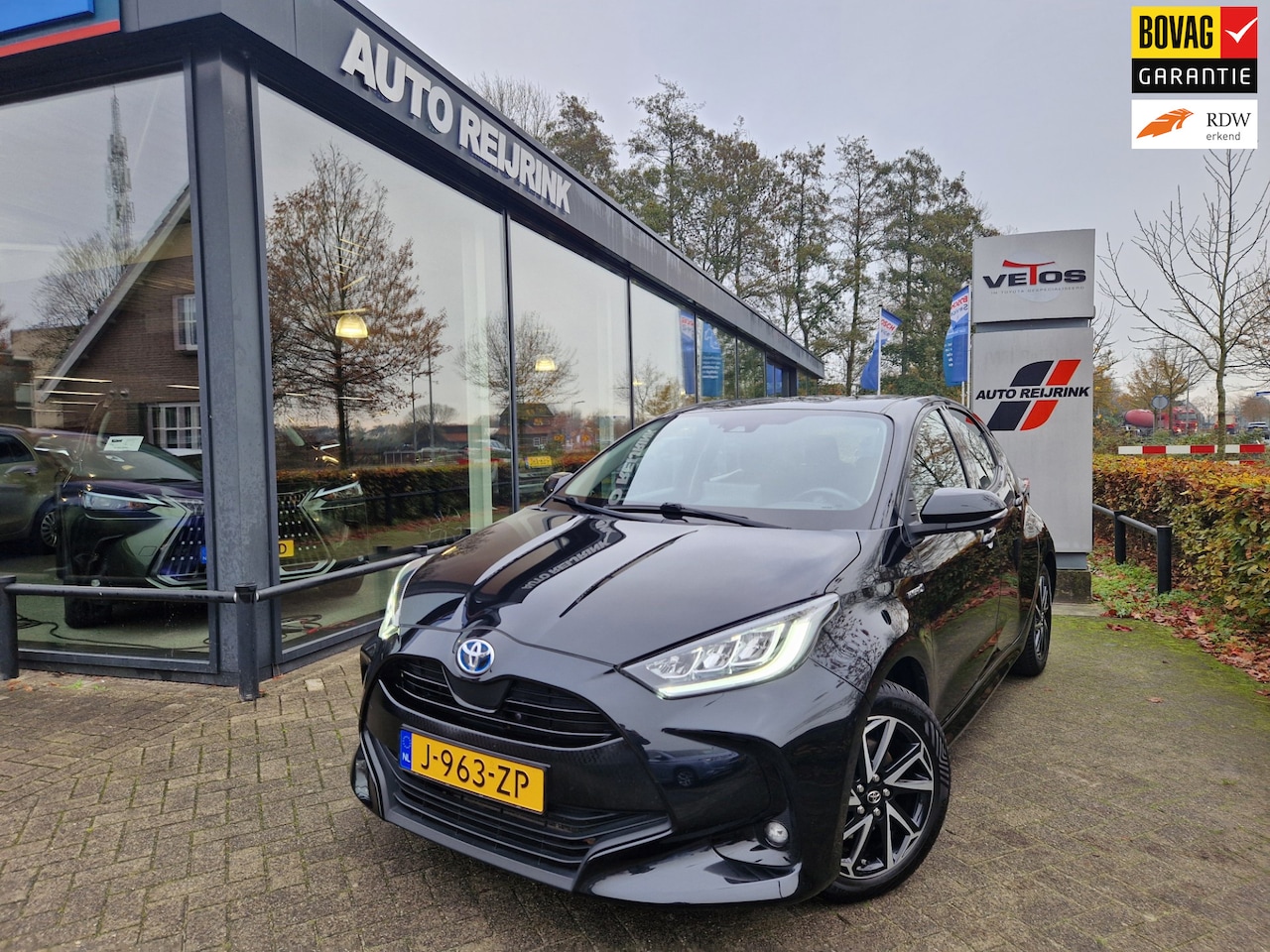 Toyota Yaris - 1.5 Hybrid Dynamic/NAVI/CAMERA/KEYLESS/LMV/CRUISE/1E EIGENAAR - AutoWereld.nl