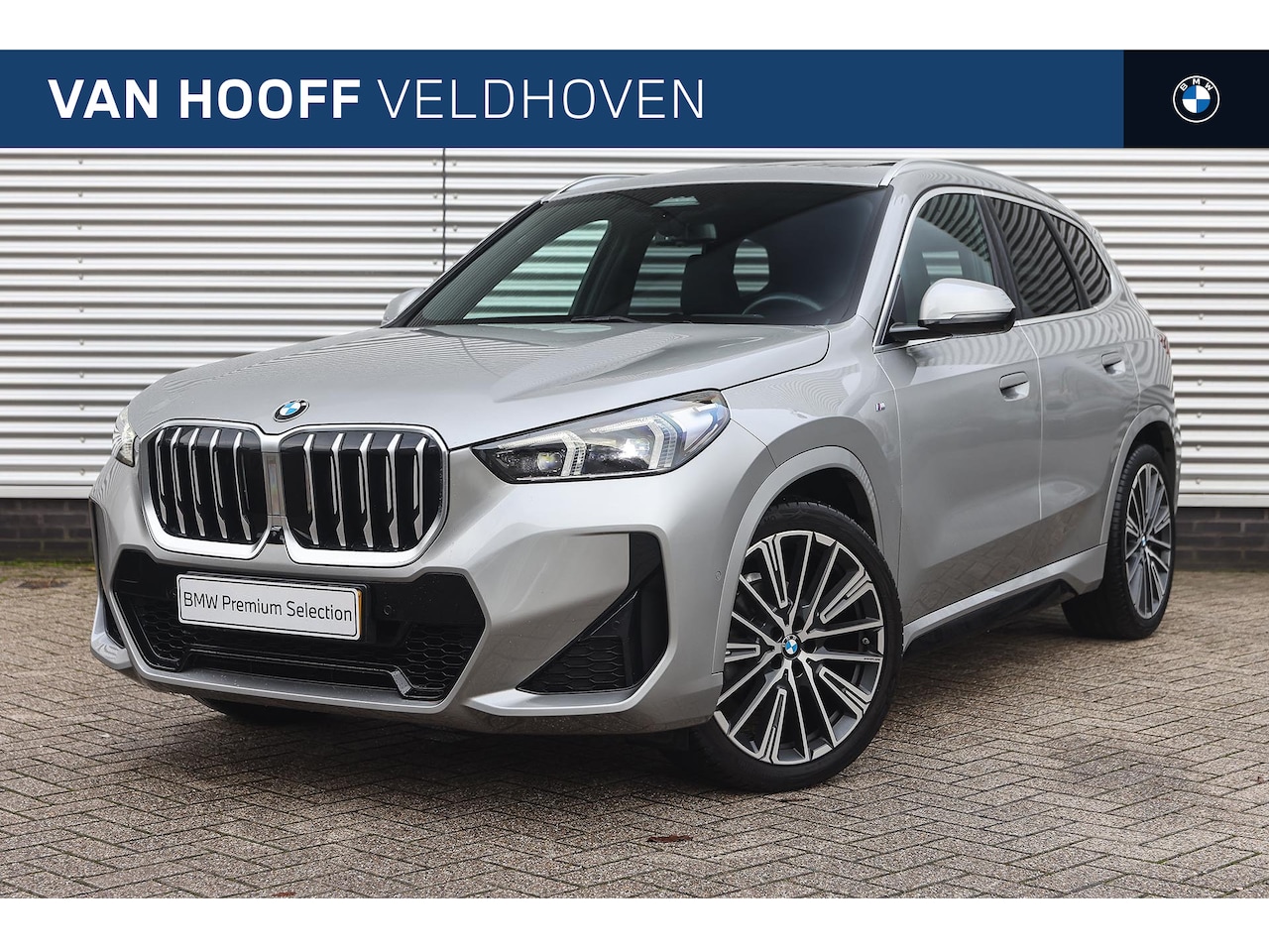 BMW X1 - sDrive18i High Executive M Sport Automaat / Panoramadak / Trekhaak / Sportstoelen / M Adap - AutoWereld.nl