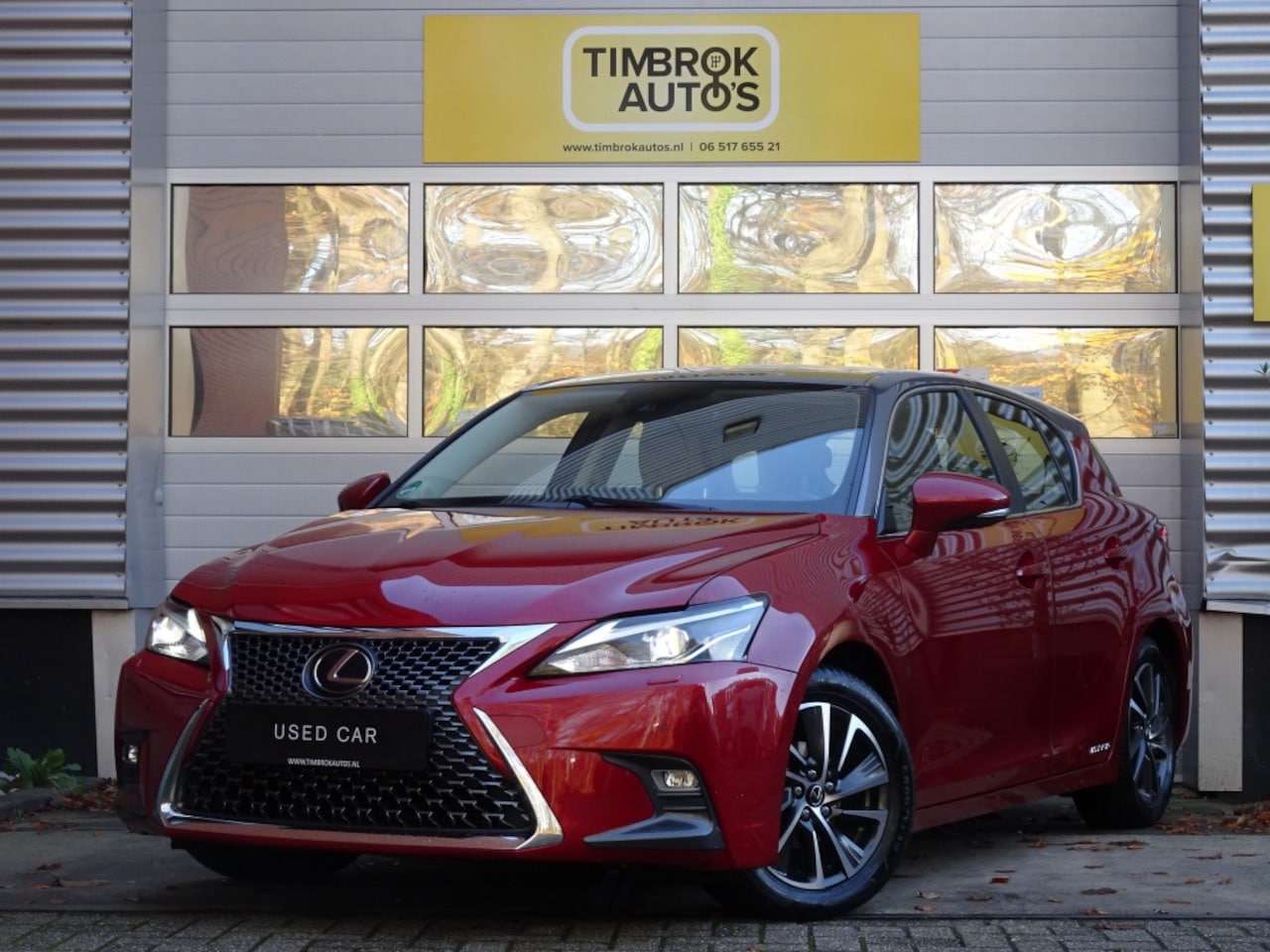 Lexus CT 200h - Two-Tone *Adaptive Cruise/Groot Navi/LED/Stoelverw/PDC V+A* - AutoWereld.nl
