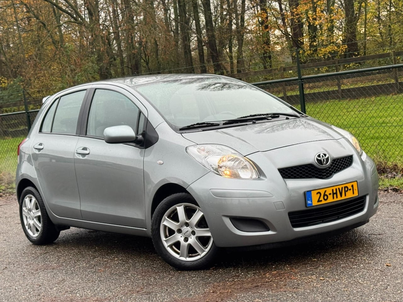 Toyota Yaris - 1.3 VVTi Aspiration /Airco/6-bak/Trekhaak/ - AutoWereld.nl