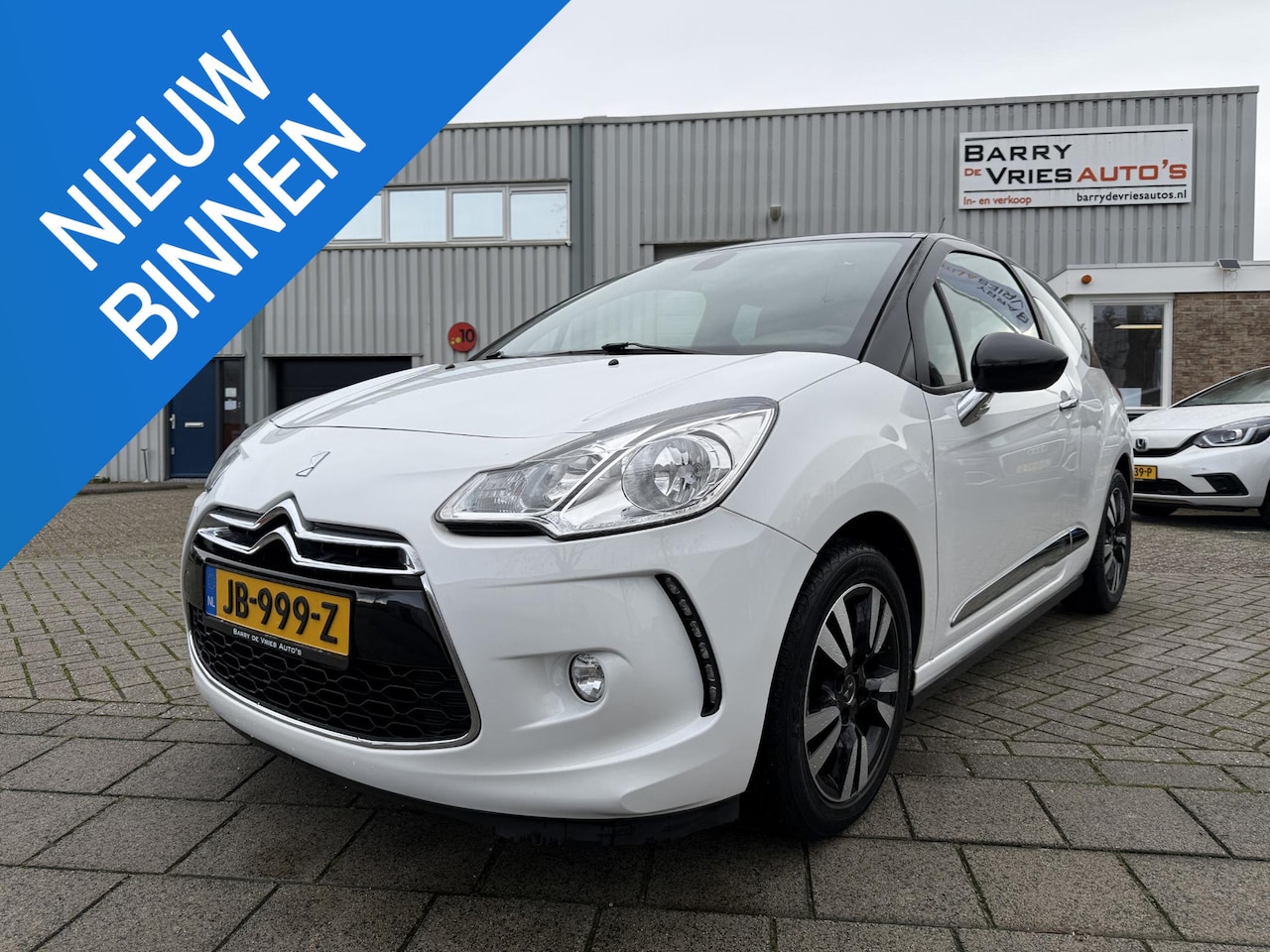 DS 3 - 1.2 PureTech So Chic | Navigatie | Climate Control | Cruise Control | - AutoWereld.nl
