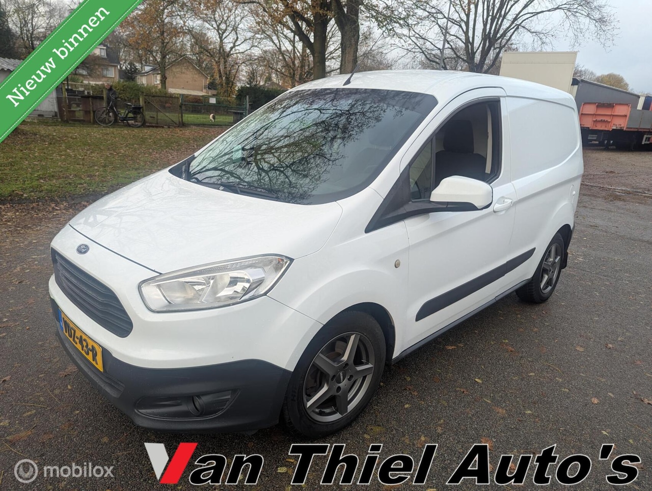 Ford Transit Courier - 1.5 TDCI navi/airco/zeer nette auto - AutoWereld.nl