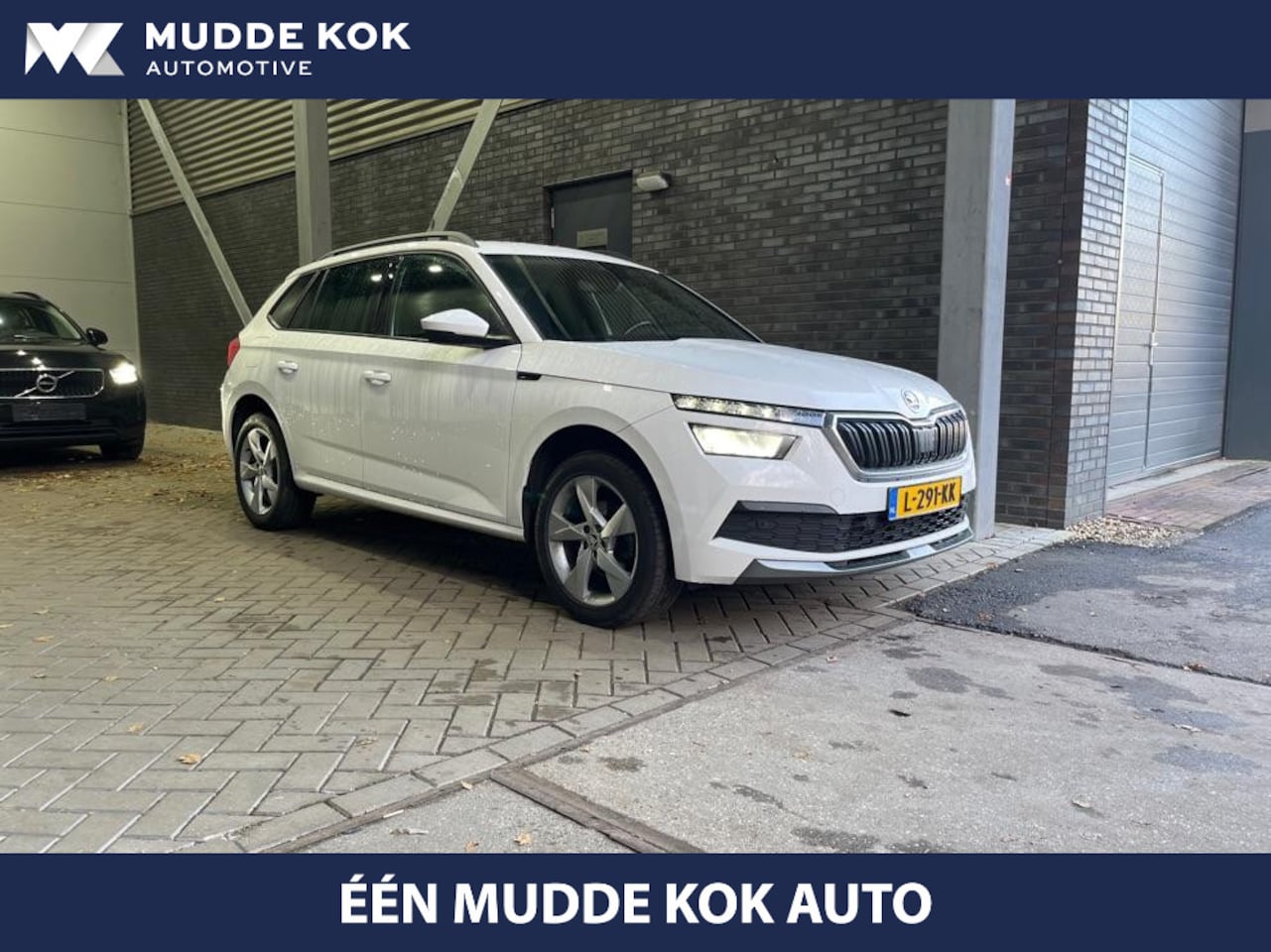 Skoda Kamiq - 1.0 TSI Sport Business | Automaat | ACC | Getint Glas | Stoelverwarming - AutoWereld.nl