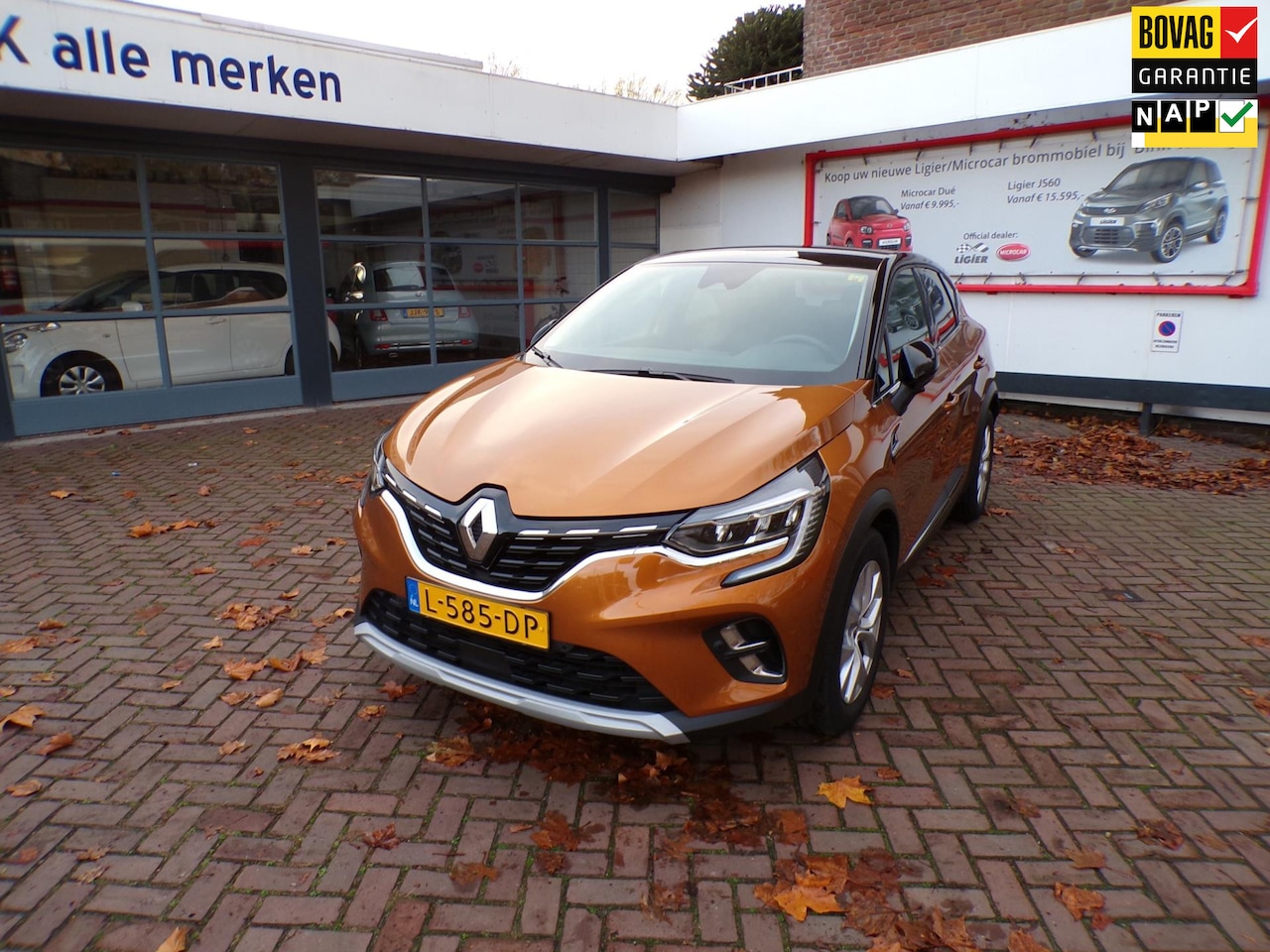 Renault Captur - 1.0 TCe 90 Intens Navi./A.R. Camera/Parkeersensoren V+A/17"LMV/Climate Control/Cruise Cont - AutoWereld.nl