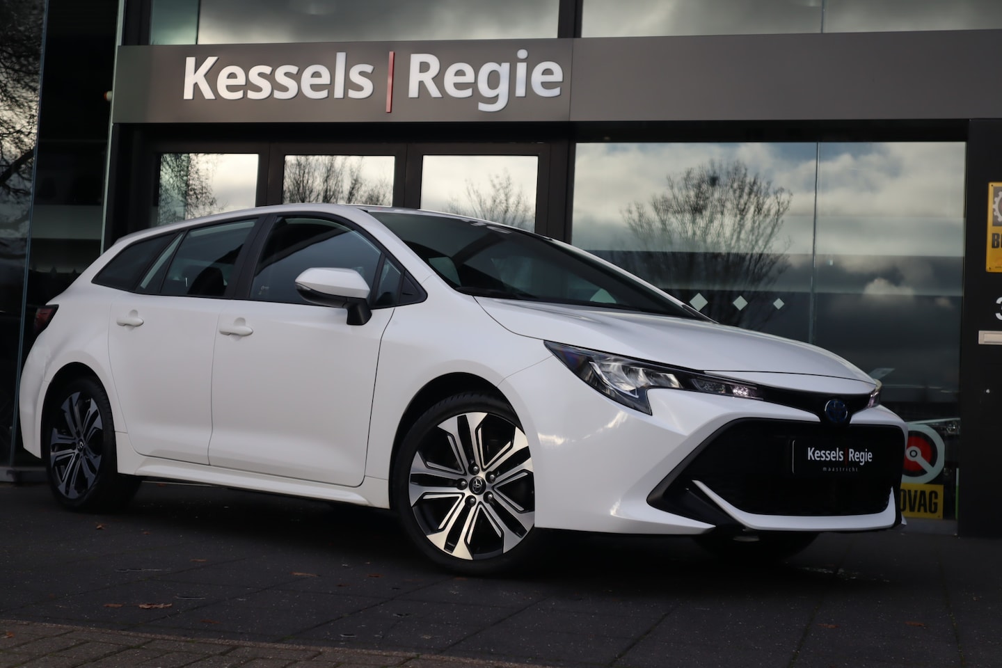 Toyota Corolla Touring Sports - 1.8 Hybrid Camera ACC CarPlay DAB Navi - AutoWereld.nl