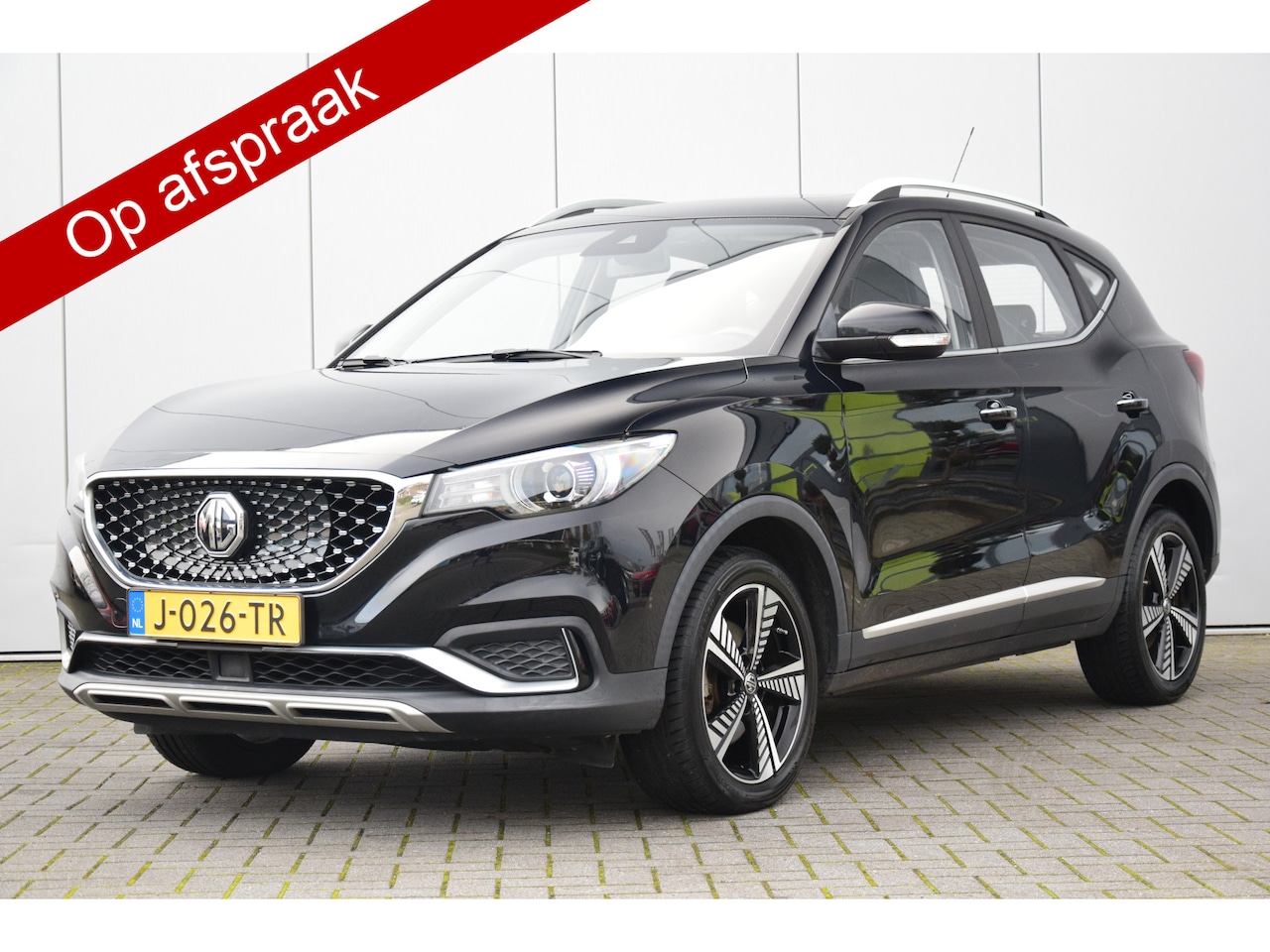MG ZS - Luxury 45 kWh Leer/Verwarmd Pano/Dak Navi/Camera - AutoWereld.nl