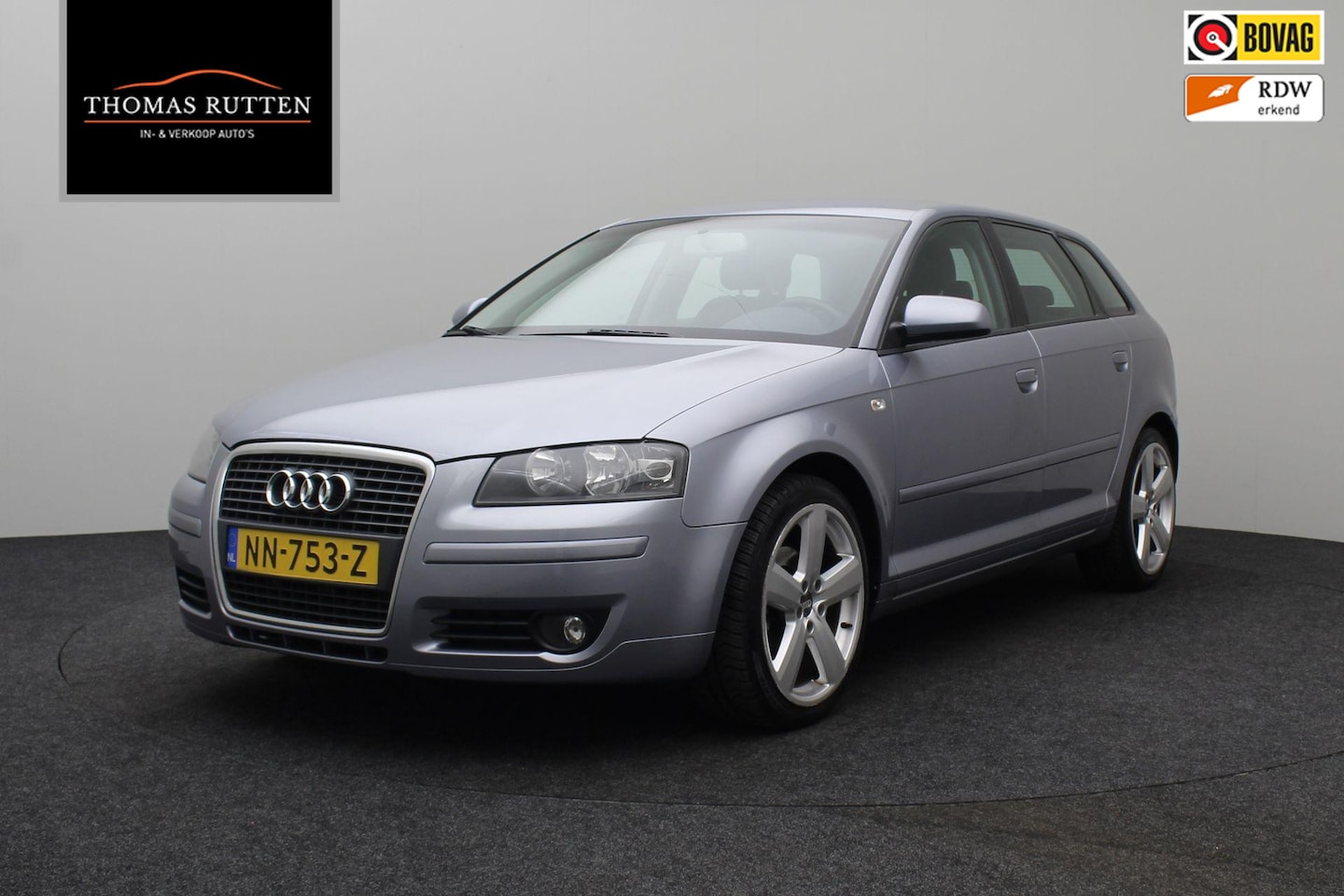 Audi A3 Sportback - 1.6 Attraction Pro Line 2005 | Airco | Cruise Control | Voorstoelen Verwarmd | Boekjes | 2 - AutoWereld.nl