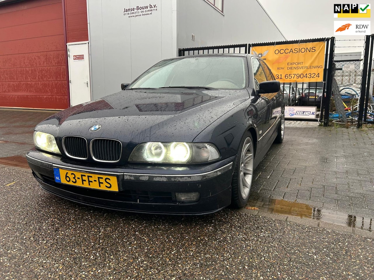 BMW 5-serie - 523i Executive MEENNEEMPRIJS! AUTOMAAT/NW ALLS BANDEN/CLIMATE/DAKRAAM/TELEFOON/BEKERHOUDER - AutoWereld.nl