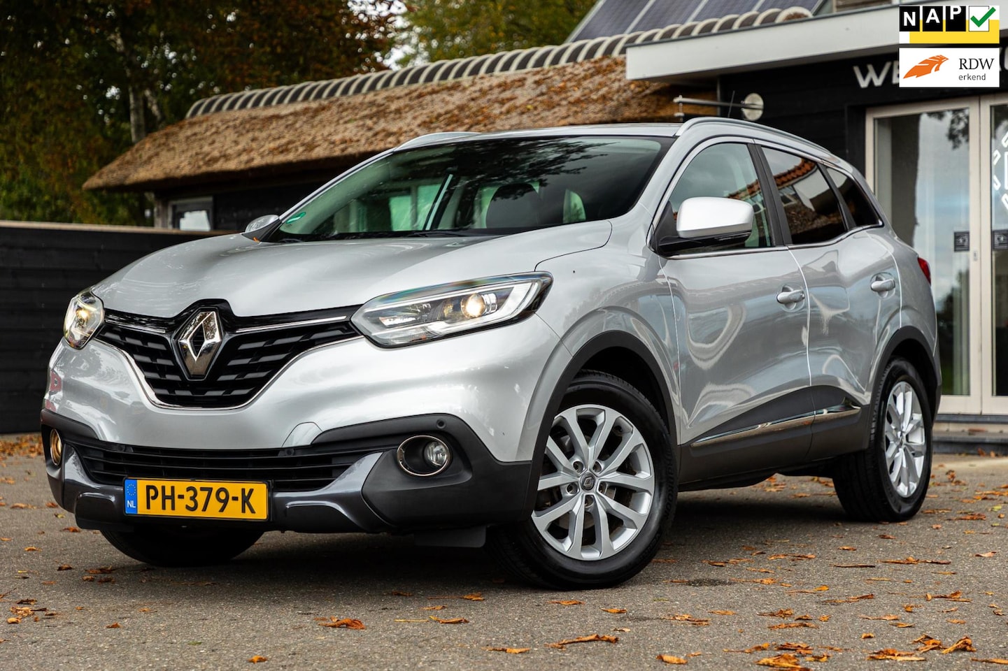 Renault Kadjar - 1.2 TCe Intens Trekhaak I Leder I Navigatie I Bluetooth I Keyless I Led I NAP I NL Auto - AutoWereld.nl