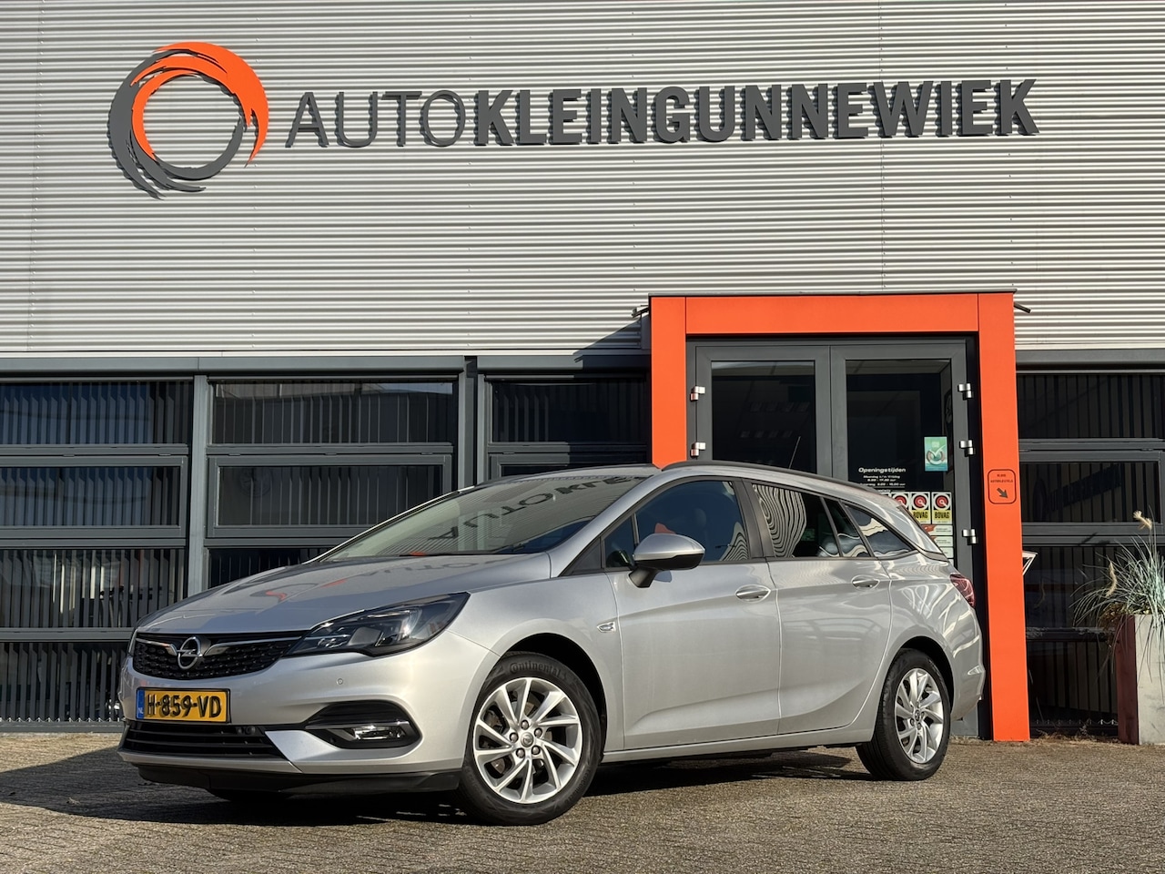 Opel Astra Sports Tourer - Airco / Applecarplay/AndroidAuto / Trekhaak / 1.2 Edition - AutoWereld.nl
