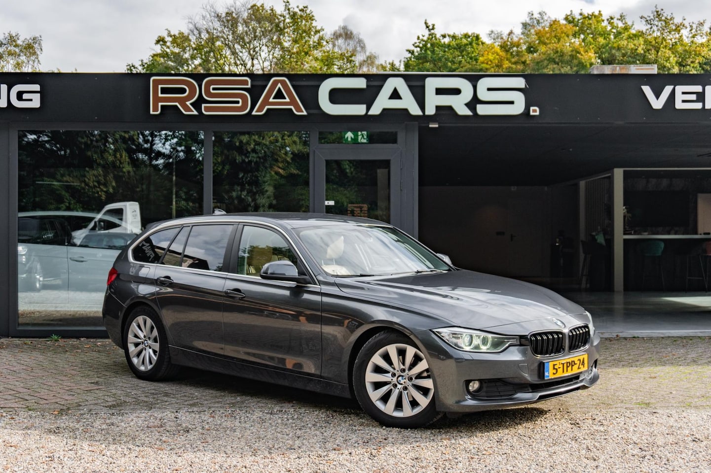 BMW 3-serie Touring - 316i High Executive 316i High Executive - AutoWereld.nl