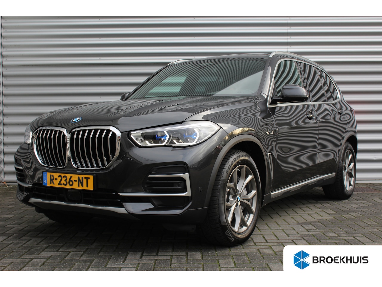 BMW X5 - XDRIVE45E 394PK HIGH EXECUTIVE AUTOMAAT / NAVI / LEDER / LASER-LED / CLIMA / 19" LMV / KEY - AutoWereld.nl