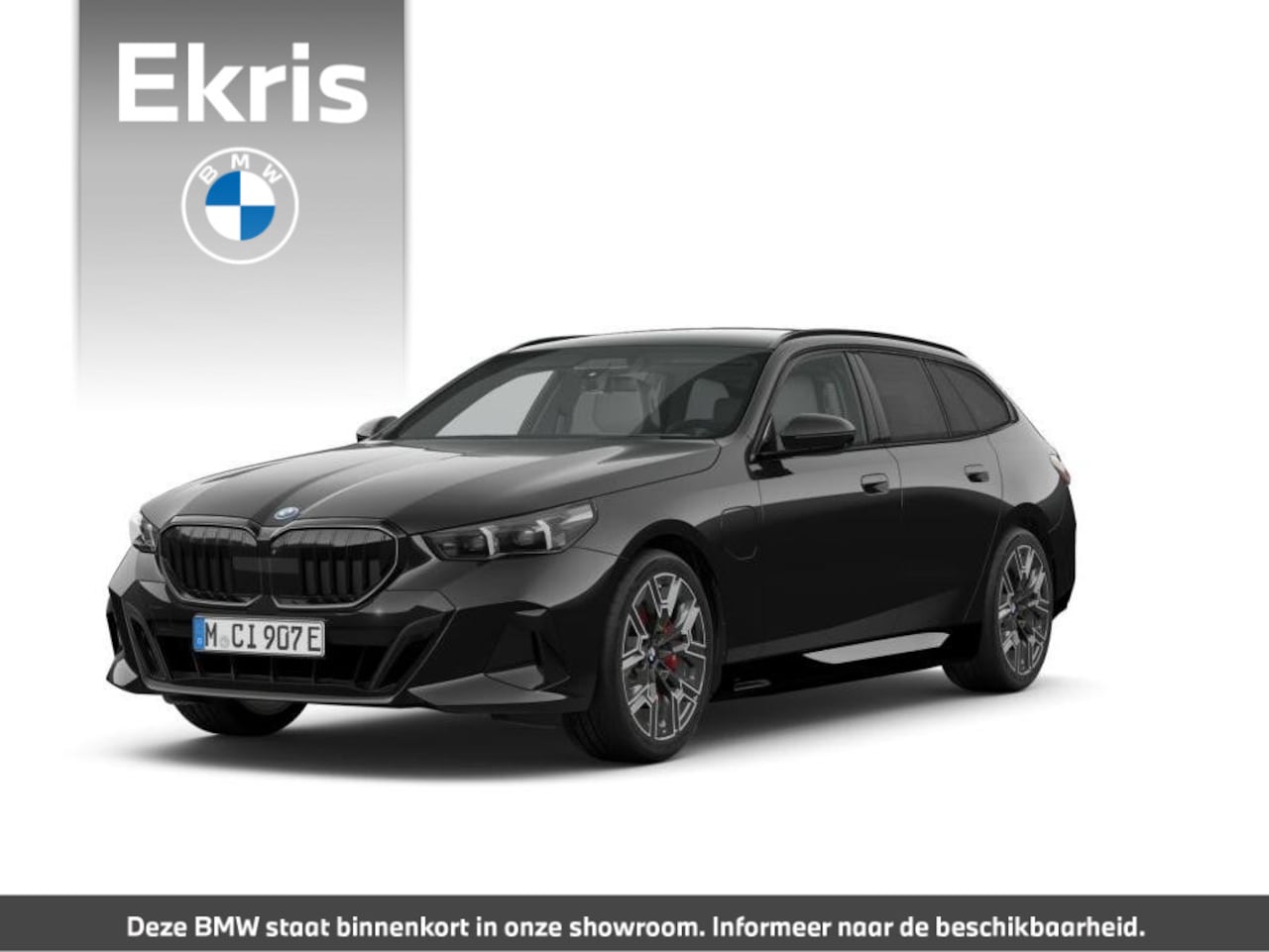 BMW 5-serie Touring - 550e xDrive M Sportpakket Pro | Travel Pack | Panoramadak | Trekhaak | Bowers & Wilkins - AutoWereld.nl